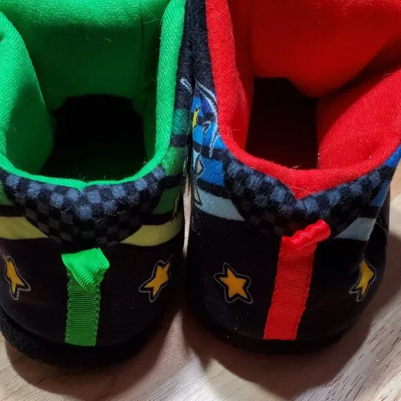 Boys Super Mario Brothers Mario Kart Slippers - Picture 4 of 5